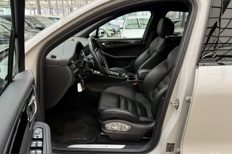 Porsche Macan din 2023 cu 56.301 km - oferta POR210372 - foto 7
