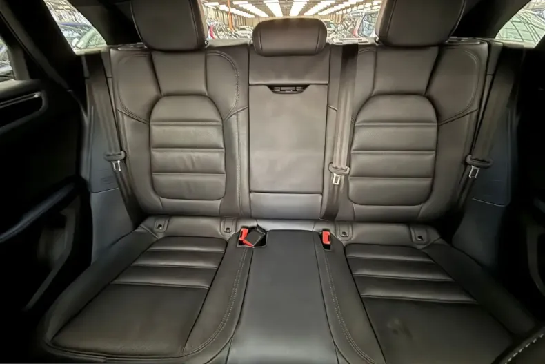 Porsche Macan din 2023 cu 56.301 km - oferta POR210372 - foto 14