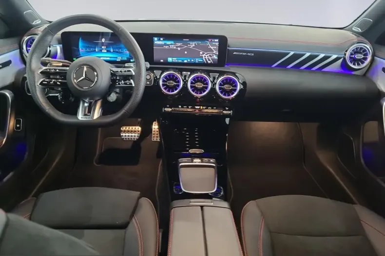 Mercedes-Benz CLA 35 AMG (Clasa CLA) din 2024 cu 3.588 km - oferta MER210379 - foto 8