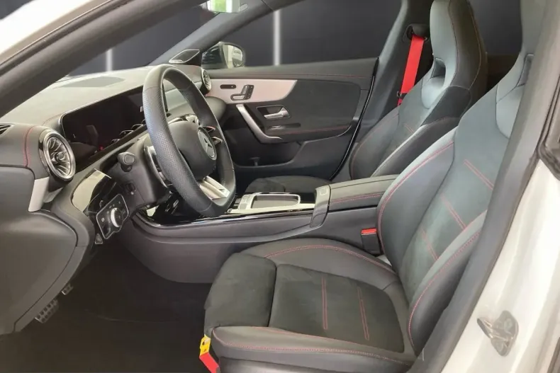 Mercedes-Benz CLA 35 AMG (Clasa CLA) din 2025 cu 4.938 km - oferta MER210381 - foto 6