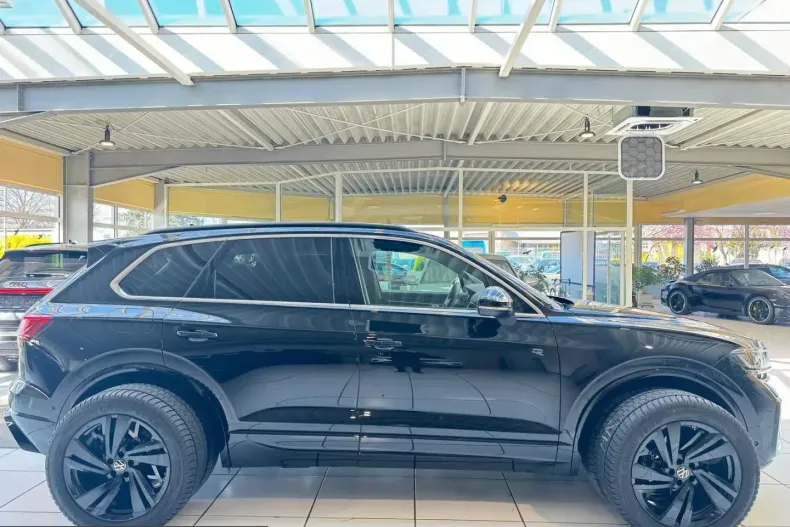 Volkswagen Touareg din 2025 cu 14.962 km - oferta VOL210383 - foto 6