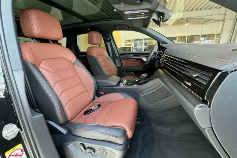 Volkswagen Touareg din 2025 cu 14.962 km - oferta VOL210383 - foto 10