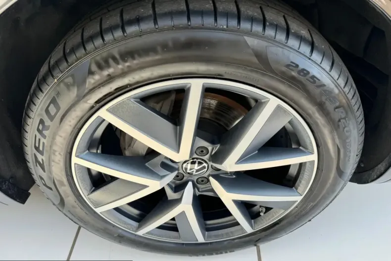 Volkswagen Touareg din 2025 cu 14.962 km - oferta VOL210383 - foto 17