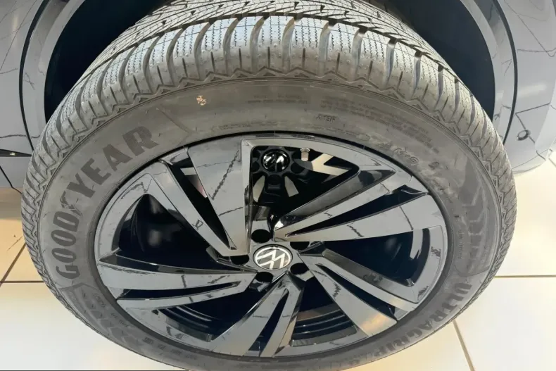 Volkswagen Touareg din 2025 cu 14.962 km - oferta VOL210383 - foto 20