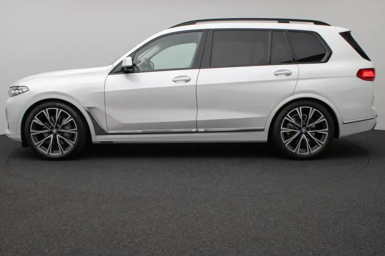 BMW X7 (Seria X) din 2022 cu 59.124 km - oferta BMW210394 - foto 11