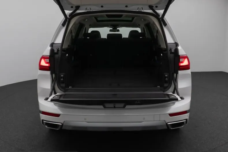 BMW X7 (Seria X) din 2022 cu 59.124 km - oferta BMW210394 - foto 13