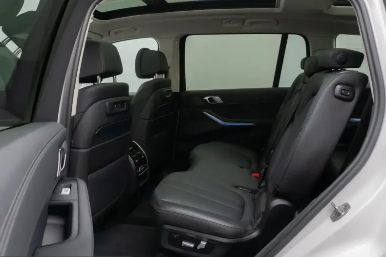 BMW X7 (Seria X) din 2022 cu 59.124 km - oferta BMW210394 - foto 25