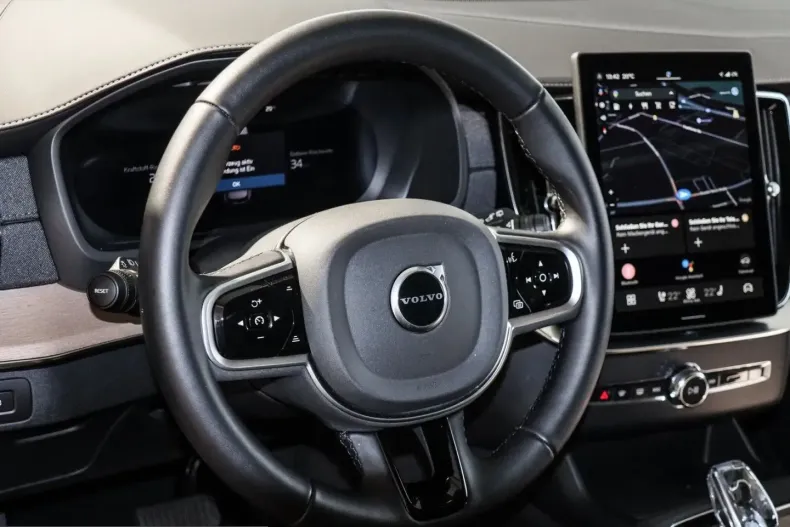 Volvo XC90 din 2025 cu 23.700 km - oferta VOL210396 - foto 8