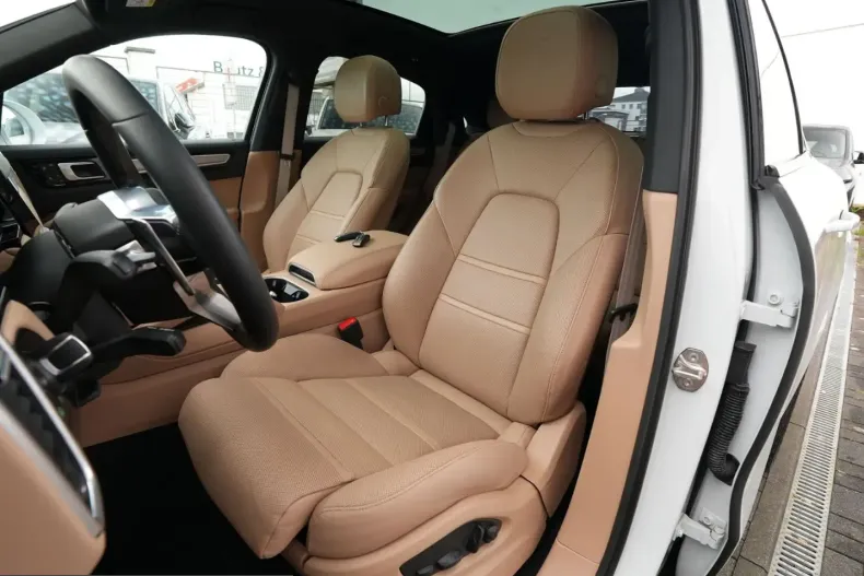Porsche Cayenne din 2023 cu 61.210 km - oferta POR210410 - foto 4
