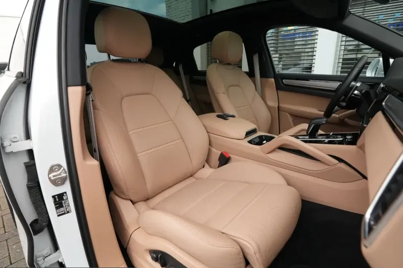 Porsche Cayenne din 2023 cu 61.210 km - oferta POR210410 - foto 20