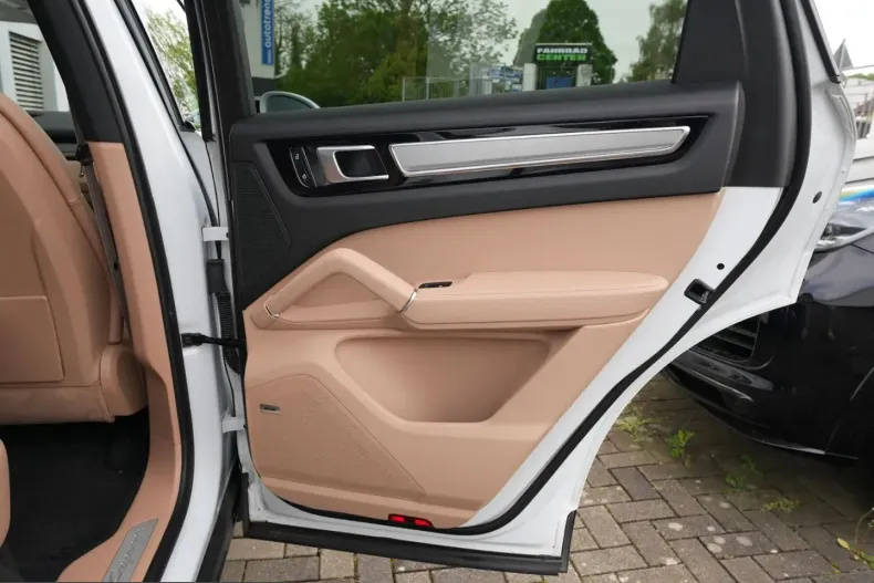 Porsche Cayenne din 2023 cu 61.210 km - oferta POR210410 - foto 44