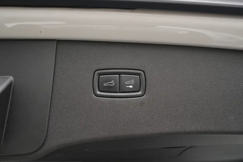 Porsche Cayenne din 2023 cu 61.210 km - oferta POR210410 - foto 48