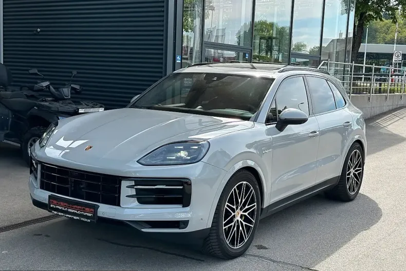 Porsche Cayenne din 2023 cu 70.518 km - oferta POR210416 - foto 1