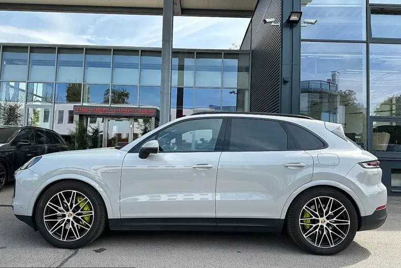 Porsche Cayenne din 2023 cu 70.518 km - oferta POR210416 - foto 6