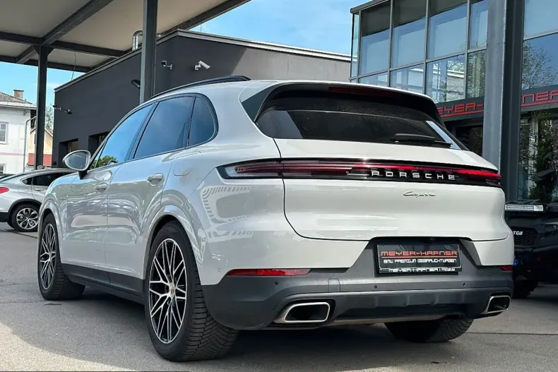 Porsche Cayenne din 2023 cu 70.518 km - oferta POR210416 - foto 8