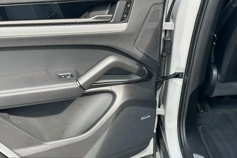Porsche Cayenne din 2023 cu 70.518 km - oferta POR210416 - foto 13