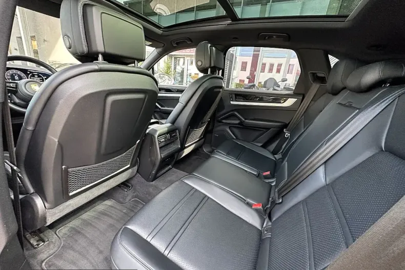 Porsche Cayenne din 2023 cu 70.518 km - oferta POR210416 - foto 14