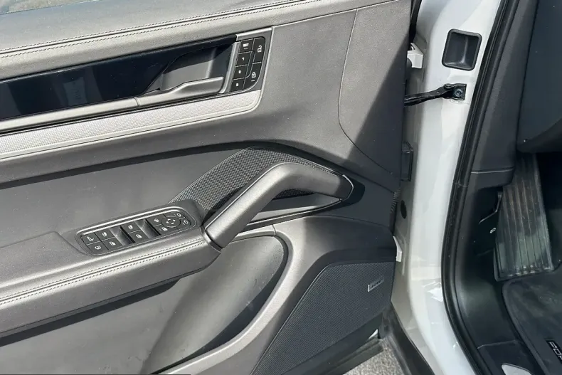 Porsche Cayenne din 2023 cu 70.518 km - oferta POR210416 - foto 29