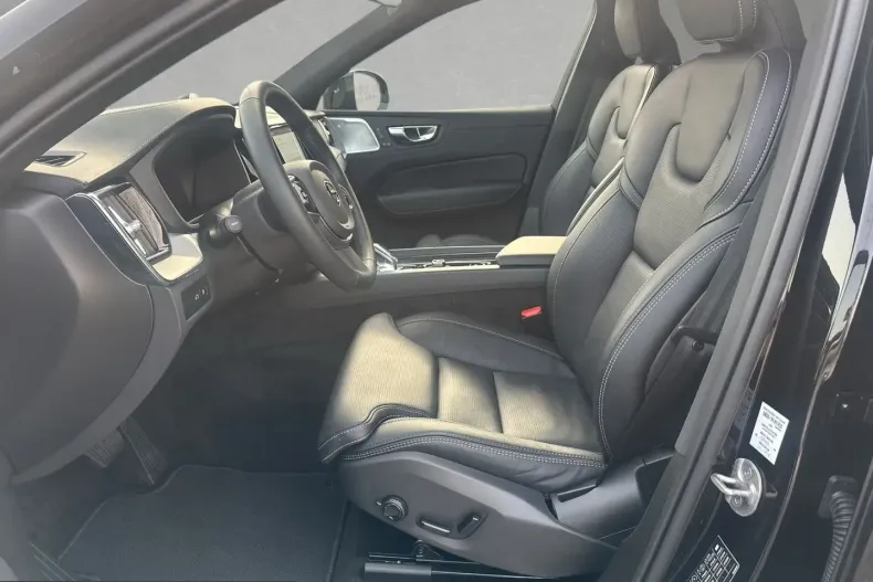 Volvo XC60 din 2025 cu 14.500 km - oferta VOL210431 - foto 4