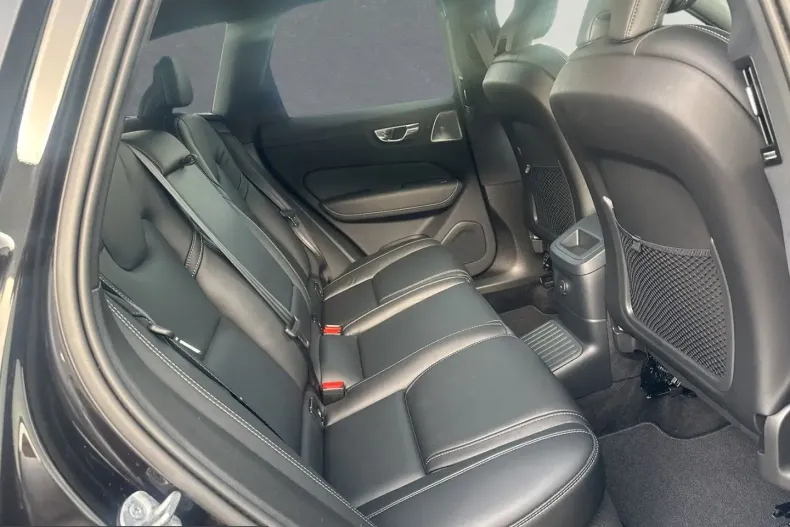 Volvo XC60 din 2025 cu 14.500 km - oferta VOL210431 - foto 6