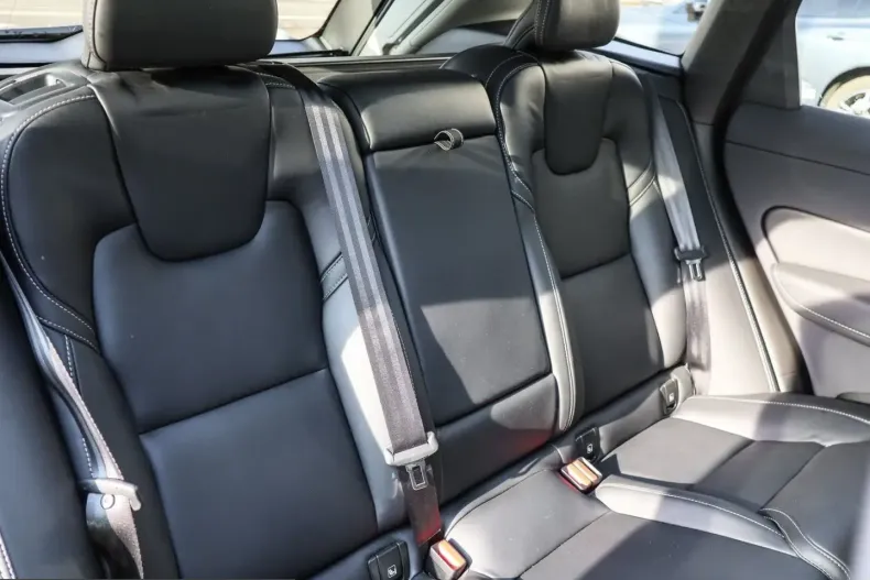 Volvo XC60 din 2025 cu 13.800 km - oferta VOL210435 - foto 5