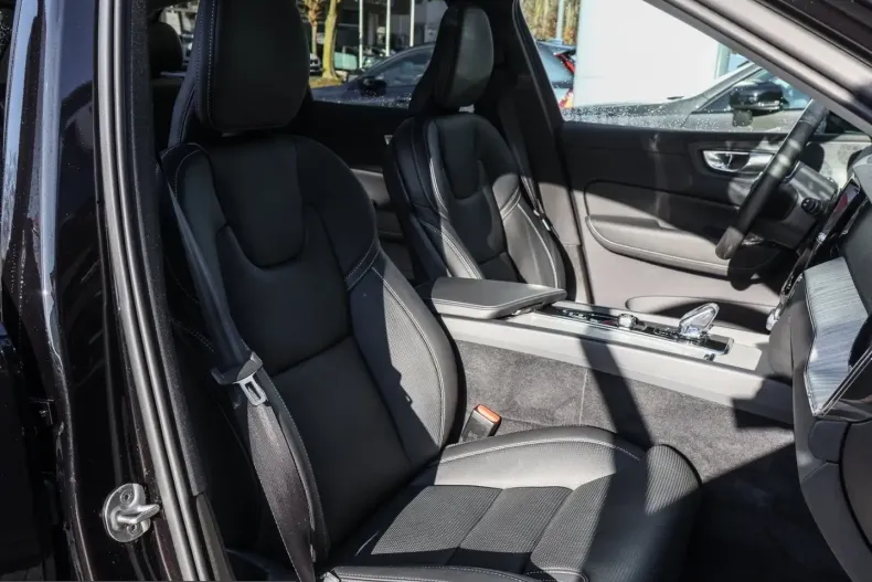 Volvo XC60 din 2025 cu 13.800 km - oferta VOL210435 - foto 7