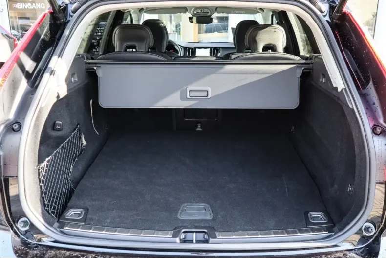 Volvo XC60 din 2025 cu 13.800 km - oferta VOL210435 - foto 12