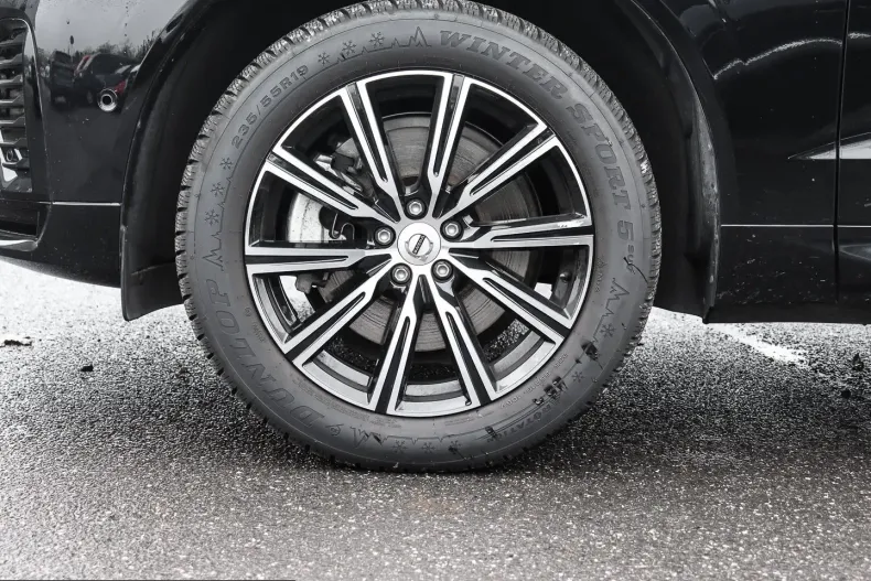 Volvo XC60 din 2024 cu 24.103 km - oferta VOL210436 - foto 3