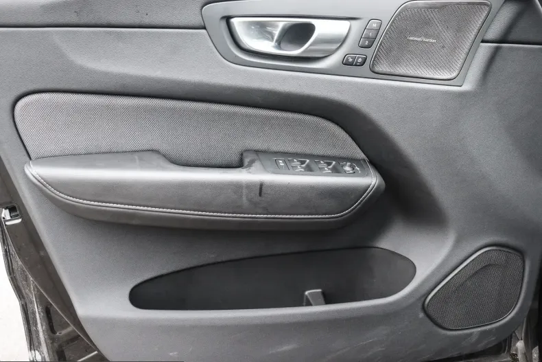 Volvo XC60 din 2024 cu 24.103 km - oferta VOL210436 - foto 10