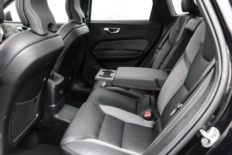 Volvo XC60 din 2024 cu 24.103 km - oferta VOL210436 - foto 14