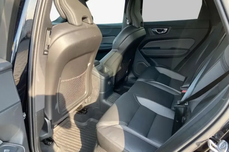 Volvo XC60 din 2024 cu 32.450 km - oferta VOL210438 - foto 8
