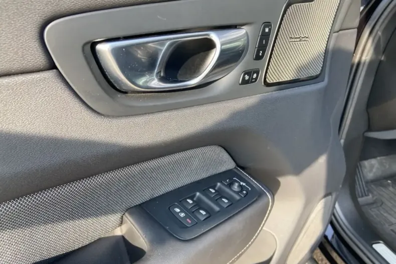 Volvo XC60 din 2024 cu 32.450 km - oferta VOL210438 - foto 13