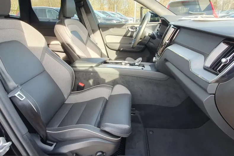Volvo XC60 din 2024 cu 9.422 km - oferta VOL210439 - foto 5