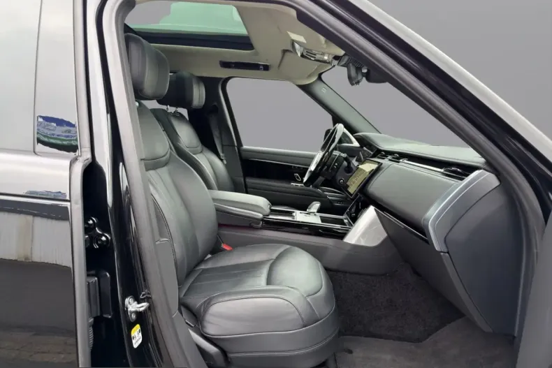 Land Rover Range Rover din 2025 cu 17.950 km - oferta LAN210442 - foto 8