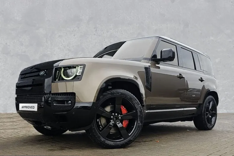 Land Rover Defender din 2024 cu 2.500 km - oferta LAN210444 - foto 1