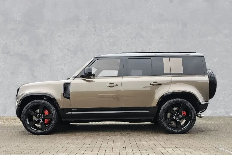 Land Rover Defender din 2024 cu 2.500 km - oferta LAN210444 - foto 6