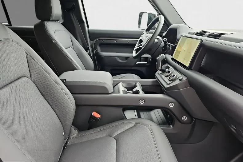 Land Rover Defender din 2025 cu 23.000 km - oferta LAN210445 - foto 3