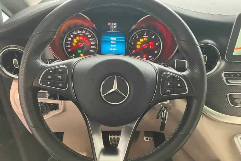 Mercedes-Benz V 300 (Clasa V) din 2023 cu 61.664 km - oferta MER210448 - foto 12