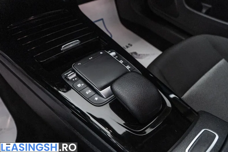 Mercedes-Benz A 180 (Clasa A) din 2020 cu 150.000 km - oferta MER210482 - foto 35