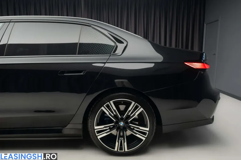 BMW 750e (Seria 7) din 2023 cu 90.000 km - oferta BMW210488 - foto 9