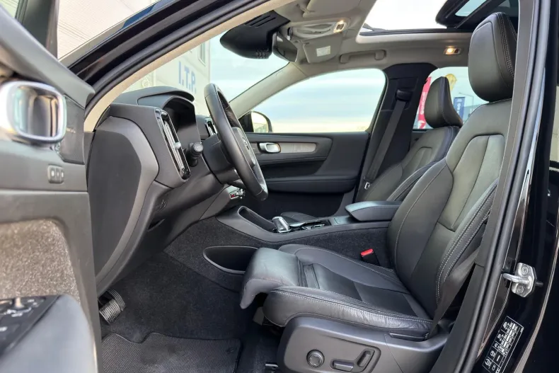 Volvo XC40 din 2021 cu 144.137 km - oferta VOL210490 - foto 6