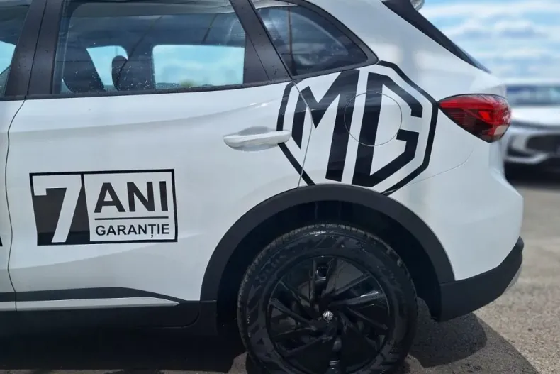 MG ZS din 2025 cu 2.110 km - oferta MG0210513 - foto 15