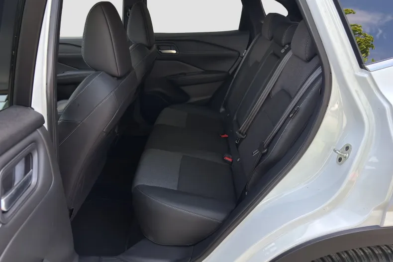 Nissan Qashqai din 2025 cu 21.700 km - oferta NIS210518 - foto 8