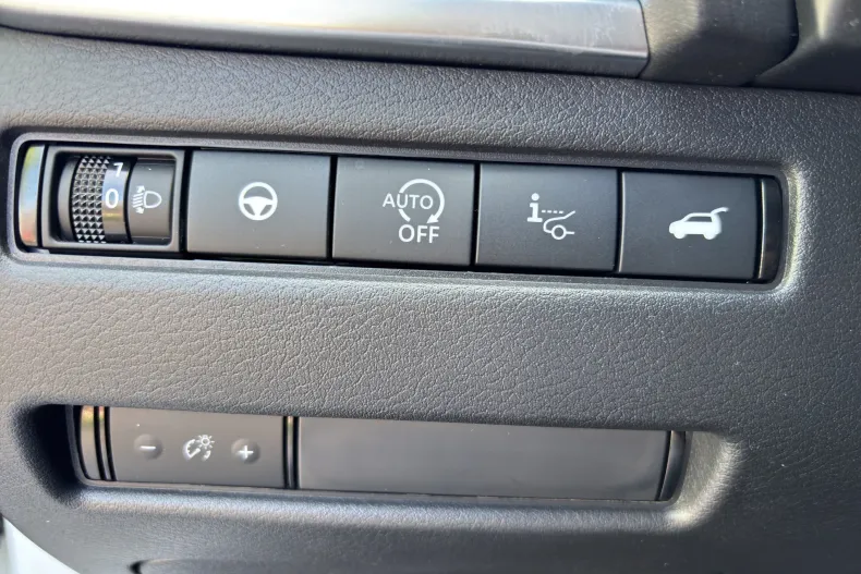 Nissan Qashqai din 2025 cu 21.700 km - oferta NIS210518 - foto 21