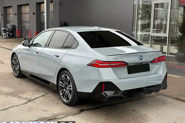 BMW 530e (Seria 5) din 2025 cu 26.268 km - oferta BMW210530 - foto 4