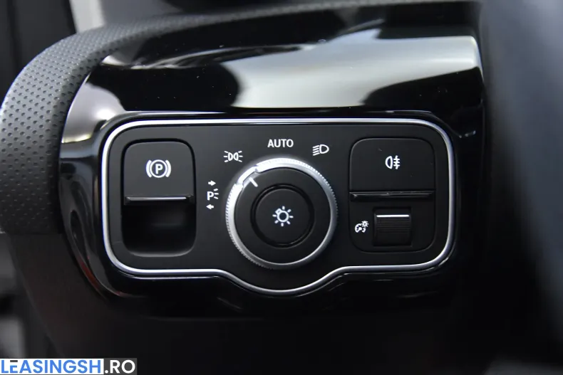 Mercedes-Benz CLA 250 (Clasa CLA) din 2023 cu 13.064 km - oferta MER210548 - foto 13
