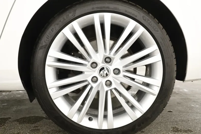 Skoda Superb din 2020 cu 129.722 km - oferta SKO210582 - foto 30