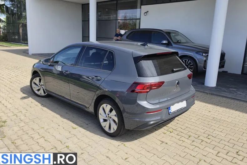 Volkswagen Golf din 2024 cu 9.600 km - oferta VOL210588 - foto 3