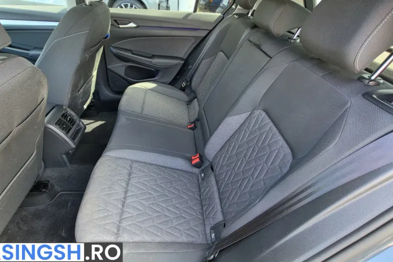 Volkswagen Golf din 2024 cu 9.600 km - oferta VOL210588 - foto 11