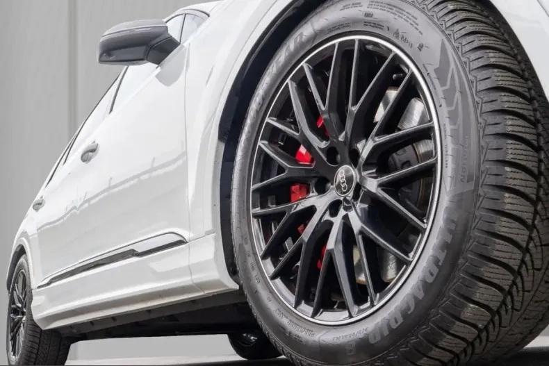 Audi SQ7 din 2025 cu 19.896 km - oferta AUD210609 - foto 6